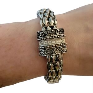 Silvertone Hollow Chain Bracelet Magnet Closure